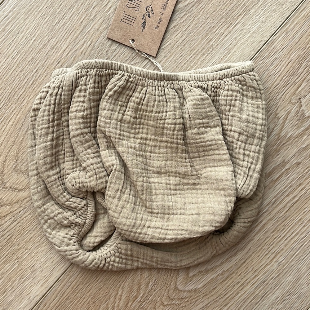 The Simple Folk Organic Cotton The Muslim Bloomer Shorts 4/5 in Sand